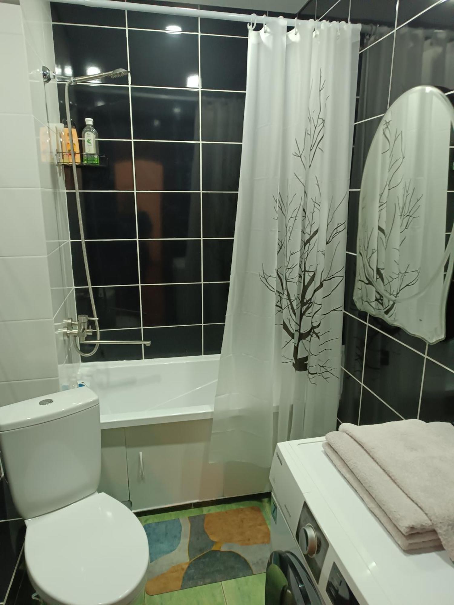 Две Уютные Квартиры В Центре Города Дзержинка - New Apartments Kryvy Rih Extérieur photo